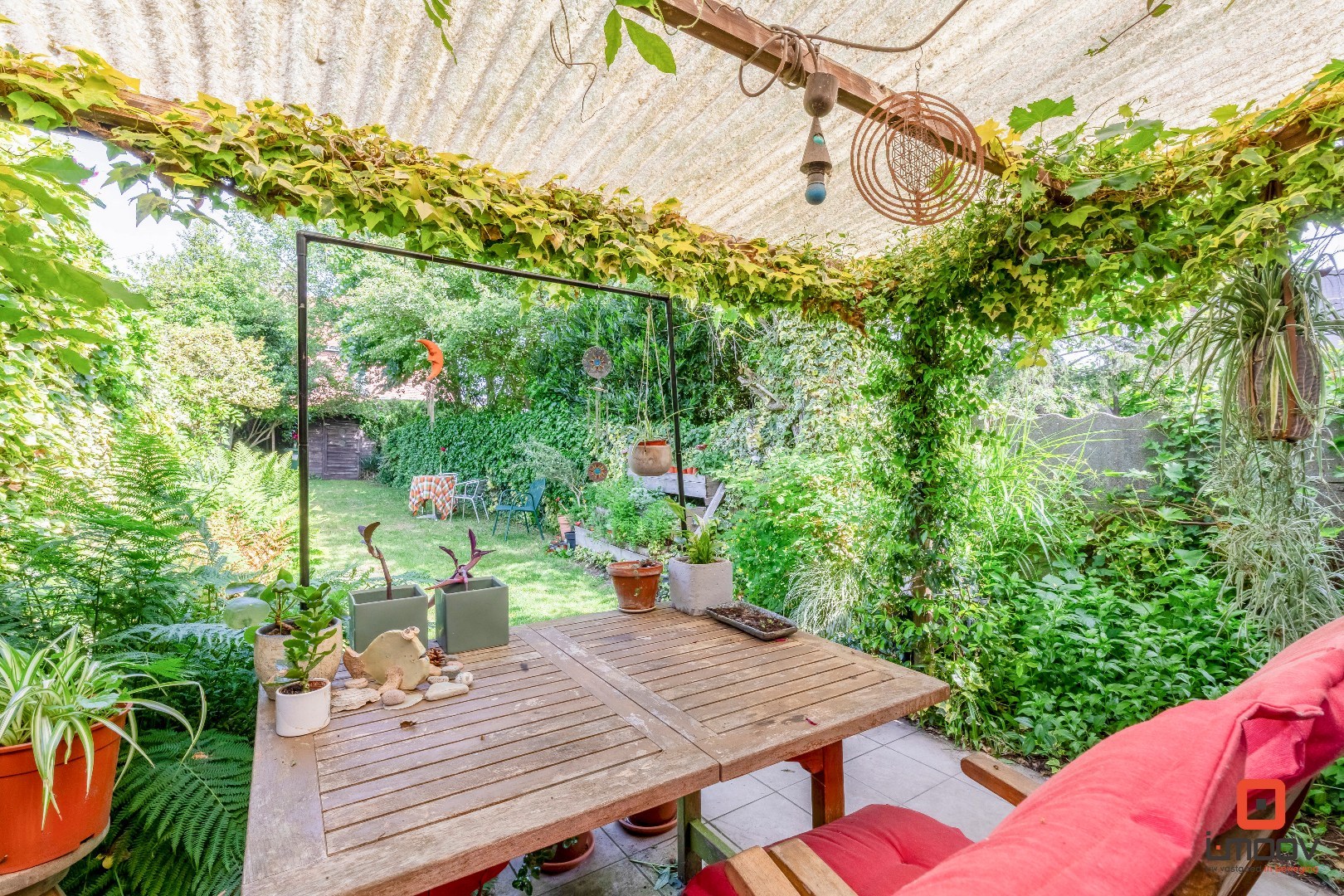 Karaktervolle tuinwijkwoning met unieke architectuur en garage te Gentbrugge 