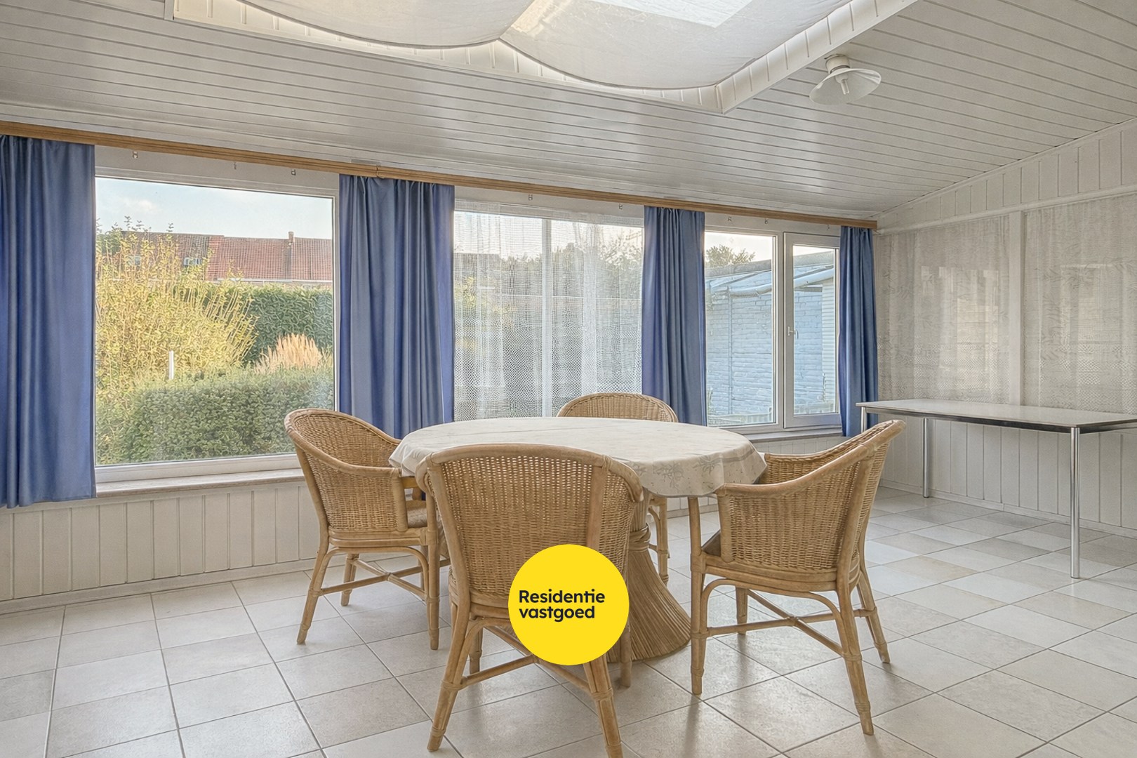 Ruime woning met zuidgerichte tuin te Sint-Michiels 