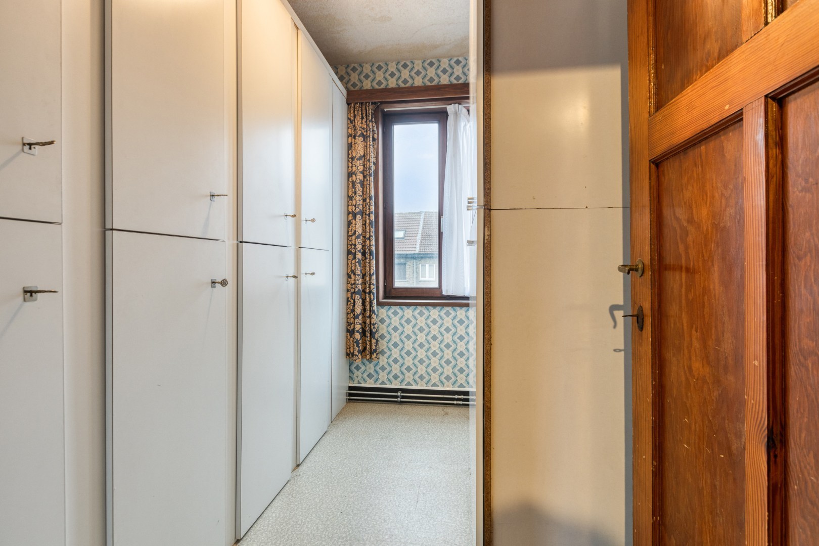 Gezinswoning met 6 slpk. en ruime garage op perceel van 1233m² te Leopoldsburg 