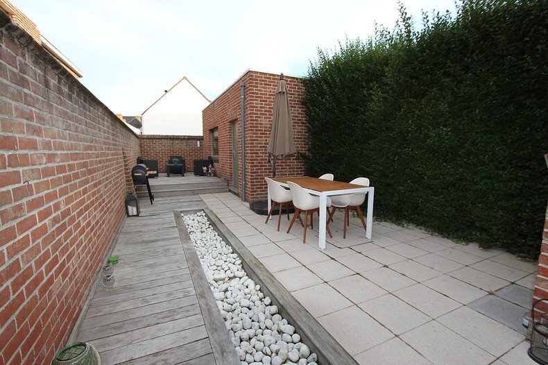 VERKOCHT IN UW BUURT ! 