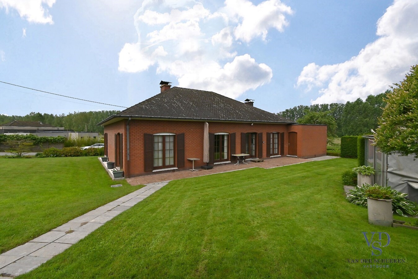 Tijdloze villa (alles op gelijkvloers). 