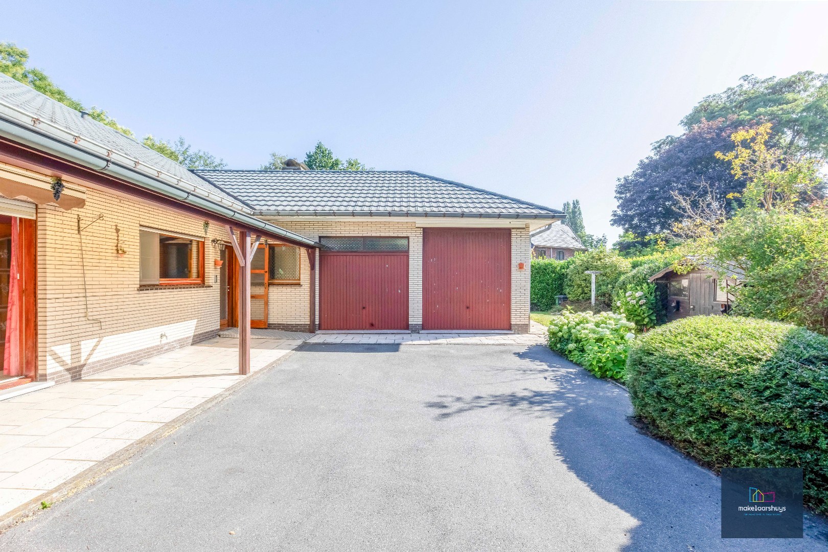 Rustig gelegen ruime bungalow met dubbele garage in Drongen 