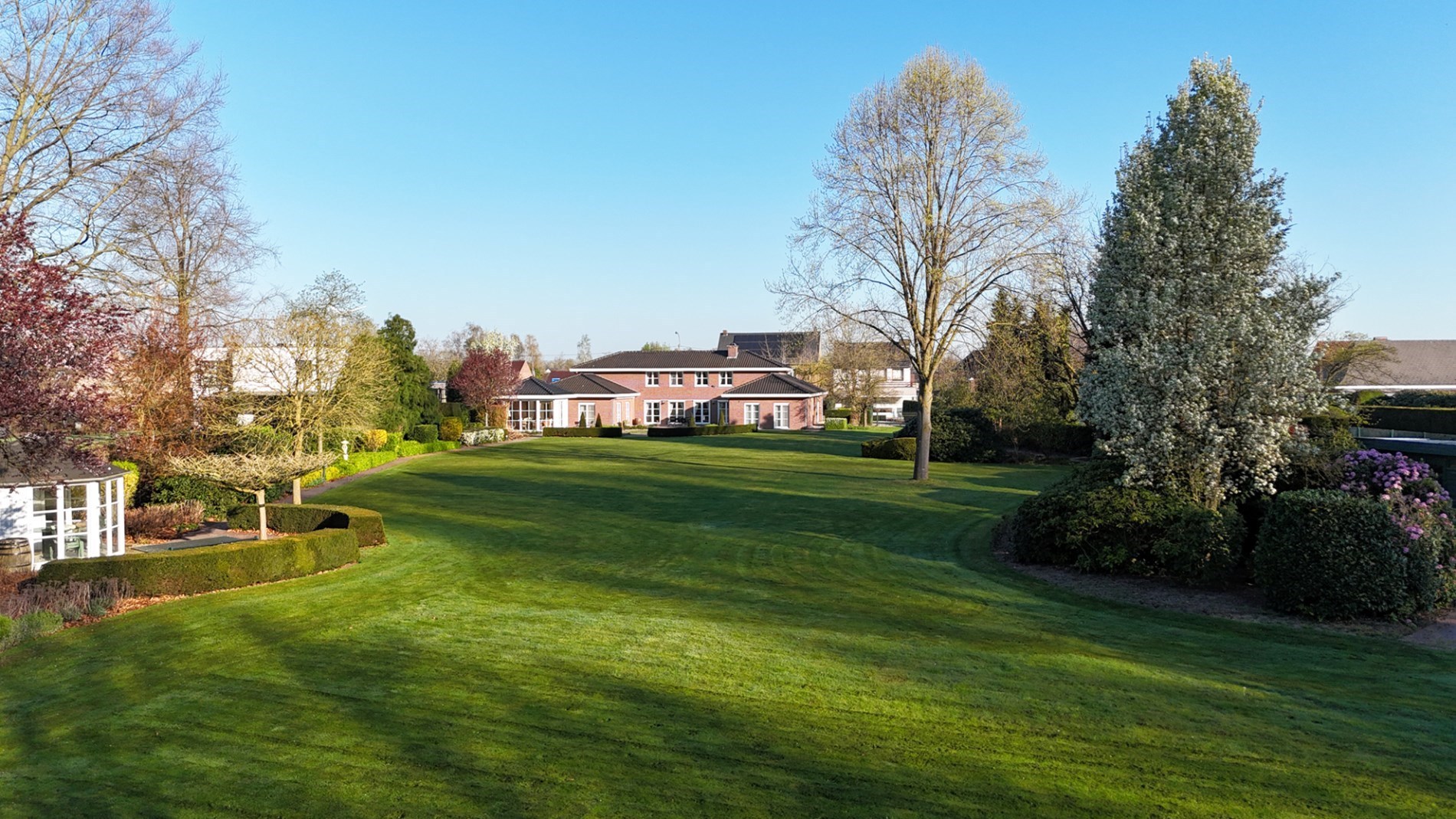 Tijdloze, stijlvolle villa met parktuin op toplocatie. 