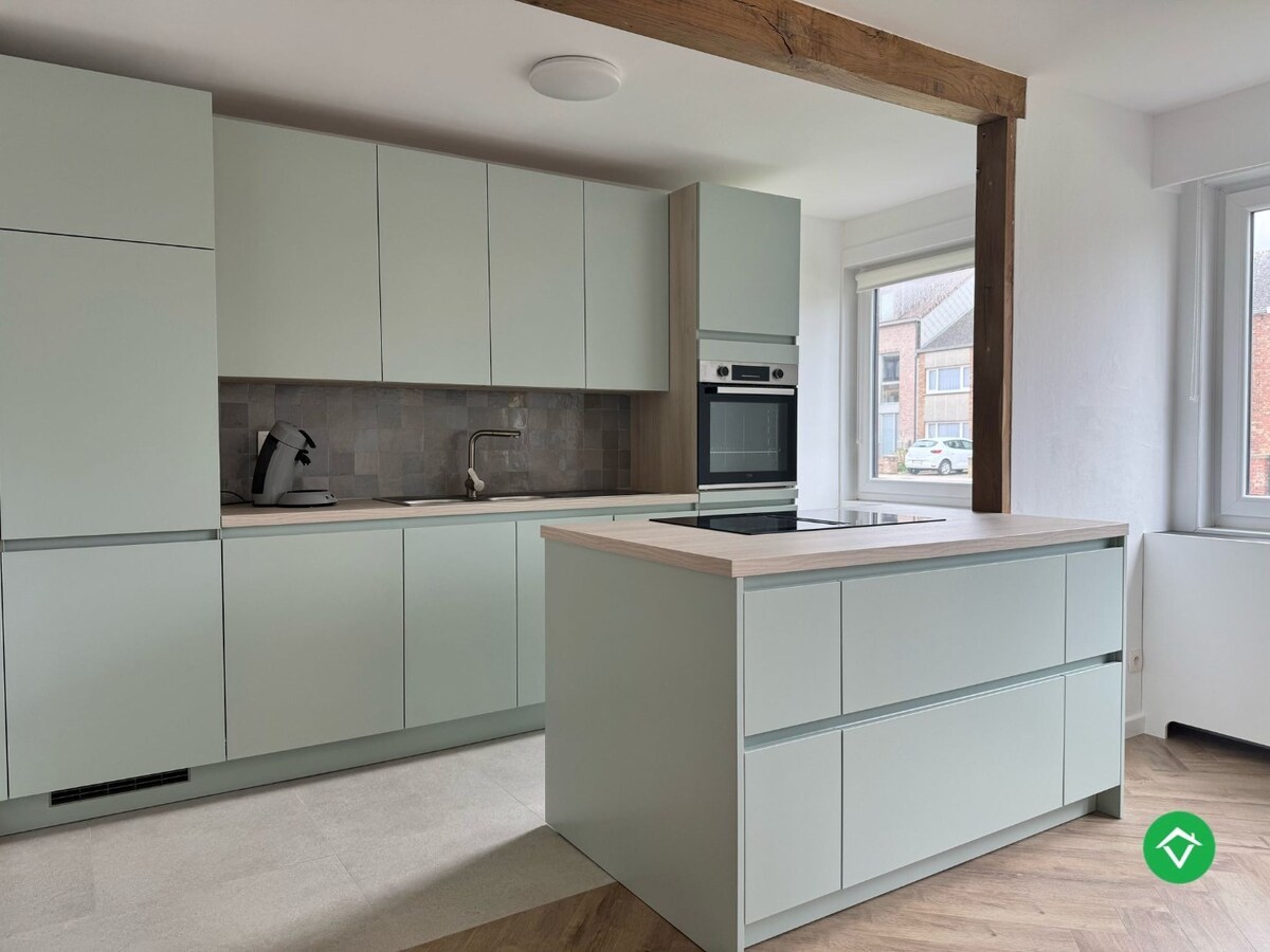 Gerenoveerd 2-slaapkamerappartement met tuin in Klemskerke, De Haan 