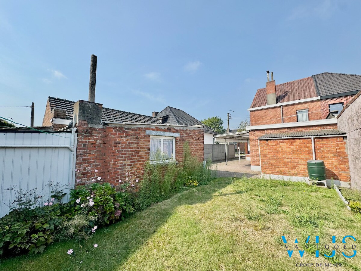 Stevig woonhuis centraal in Ertvelde ! 