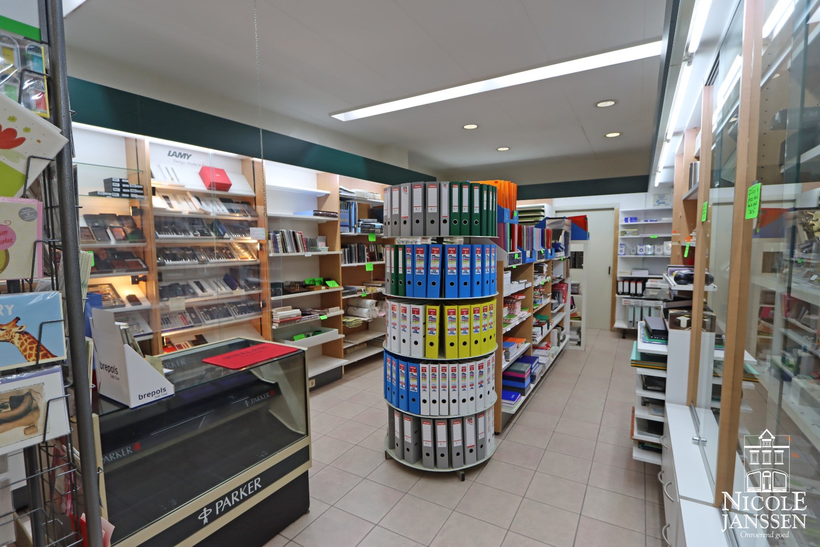 Gelijkvloers handelspand/kantoorruimte 