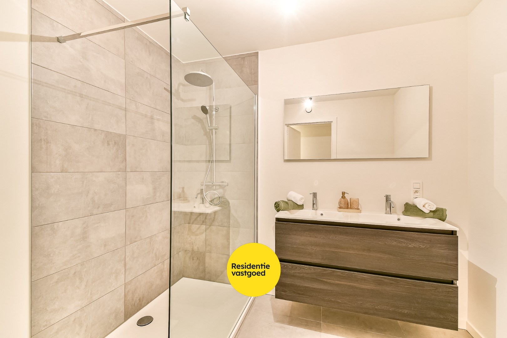 Stijlvol en energiezuinig wonen in hartje Gistel 