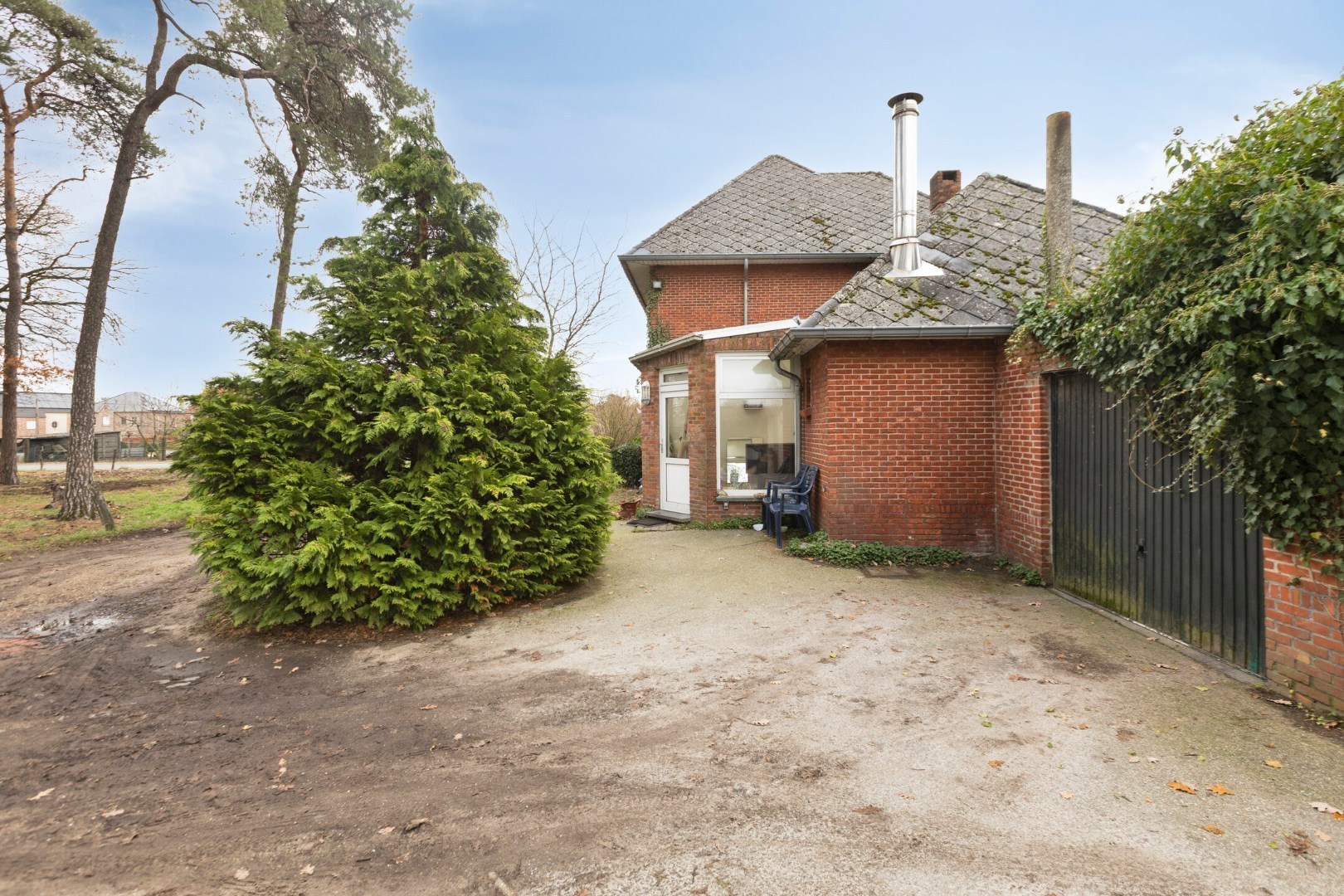 Ruime gezinswoning met 3 slpk. op prachtig perceel van 20a 81ca in Overpelt 