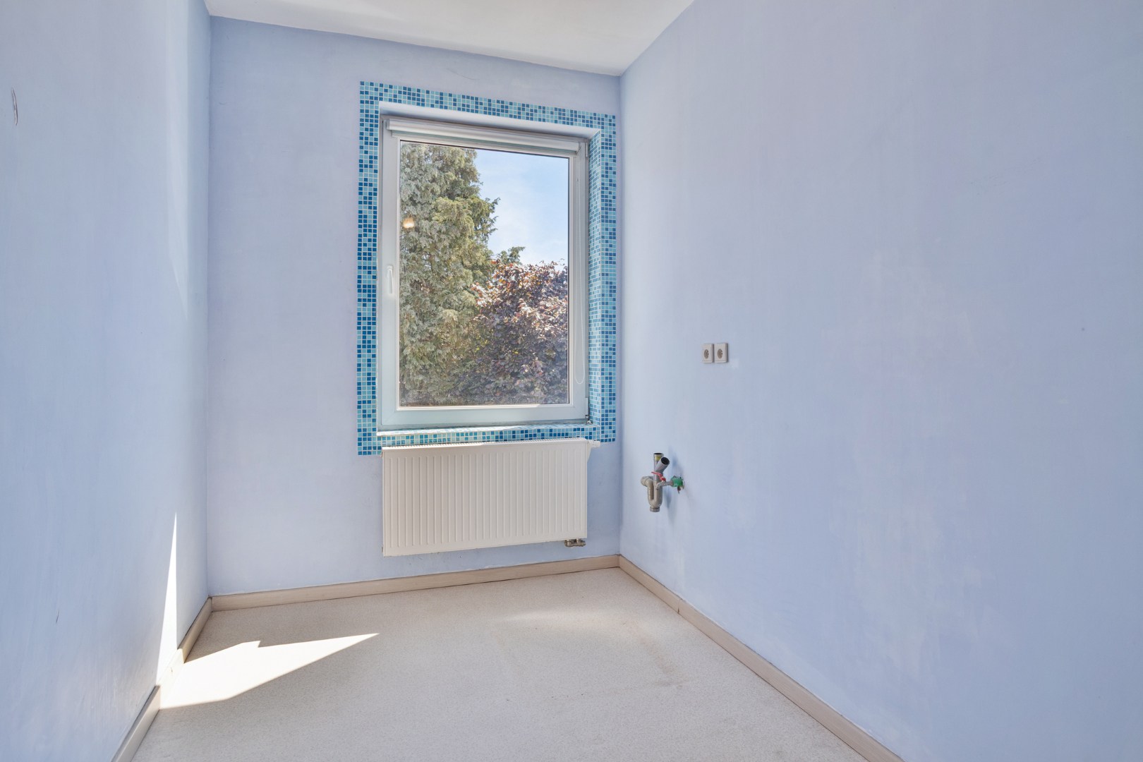 Centraal gelegen ruime woning met 4 slaapkamers en tuin te Tienen - EPC 222Kwh/m² 