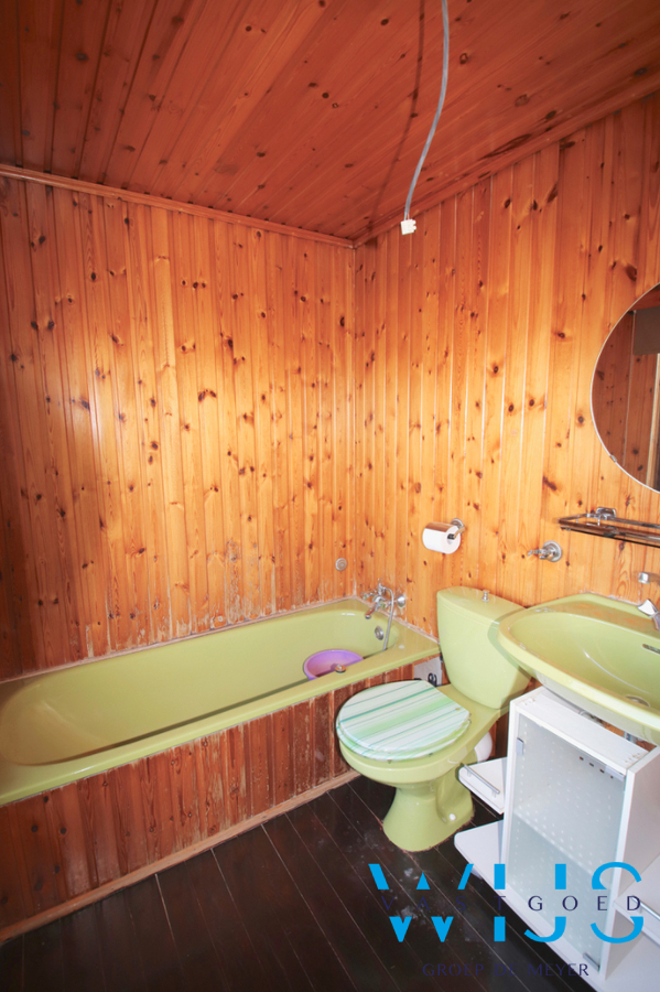 Stevige ruime gezinswoning op een prachtig perceel te KLUIZEN ! 