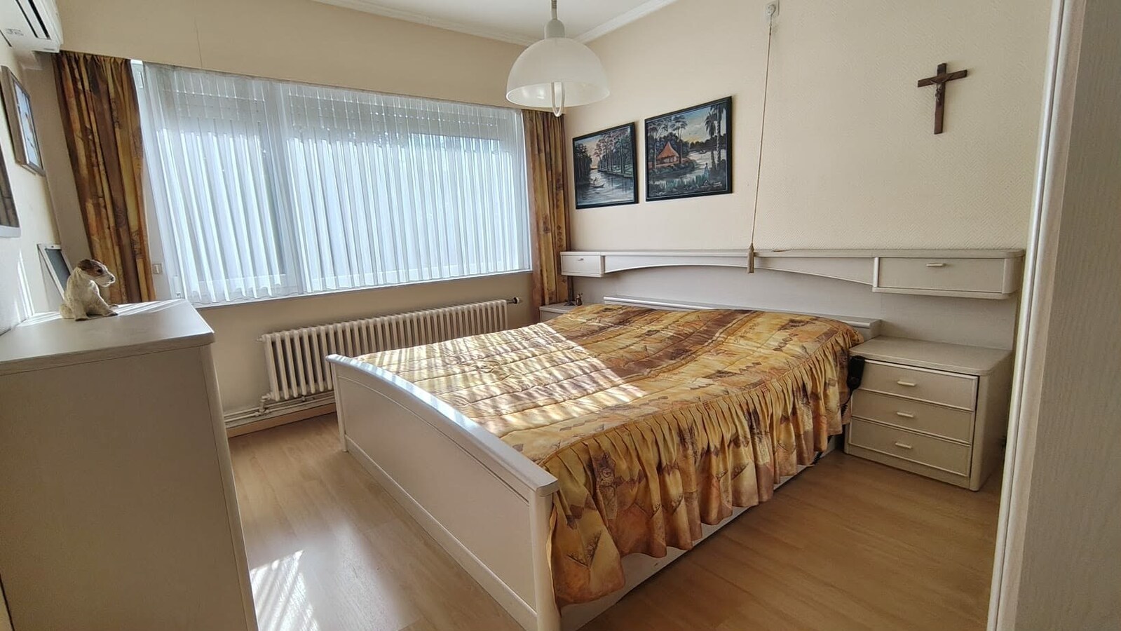Ruime bungalow met 3 slaapkamers, tuin, terras en garage in hartje Aalter op toplocatie 