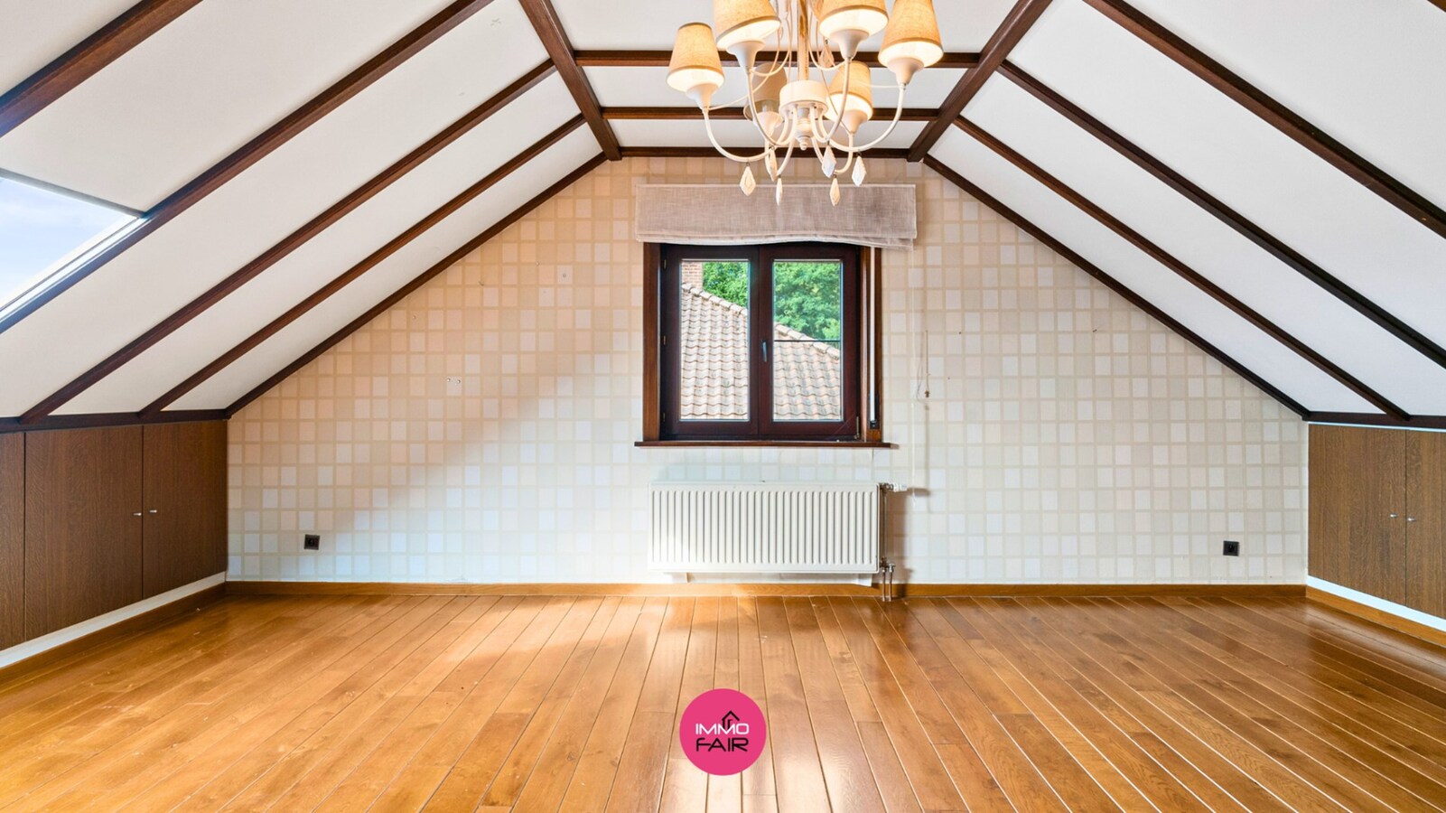 Woning met loods met 5 slaapkamers op 15 minuutjes van Maastricht! 