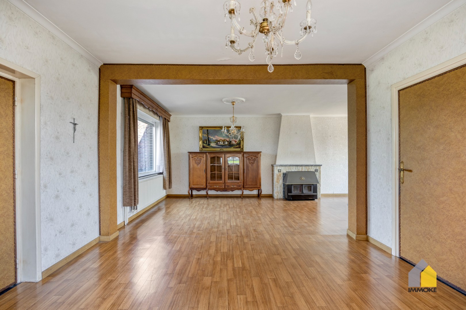 Karaktervolle, halfvrijstaande woning op 7a 31ca met aangrenzend weiland 16a 50ca. 