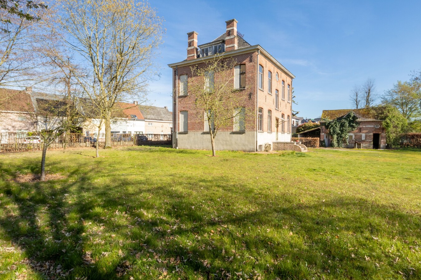 Villa Wilhelmina - Neoclassicistische herenwoning in het centrum van Heusden 