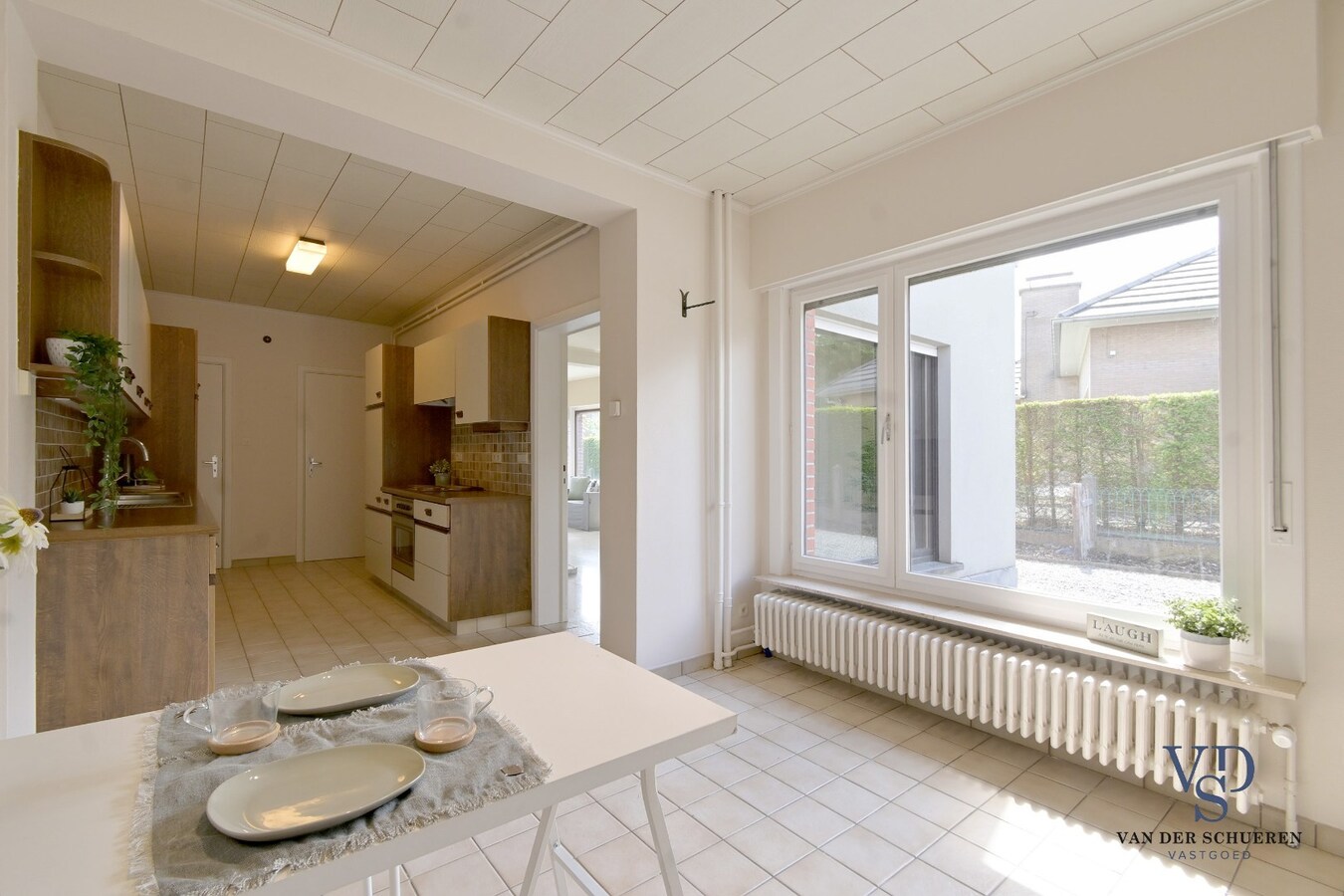 Ruim landhuis met tal van mogelijkheden. 