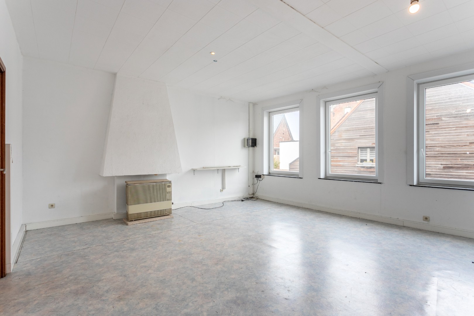 Handelsruimte met woonst op een gunstige ligging 