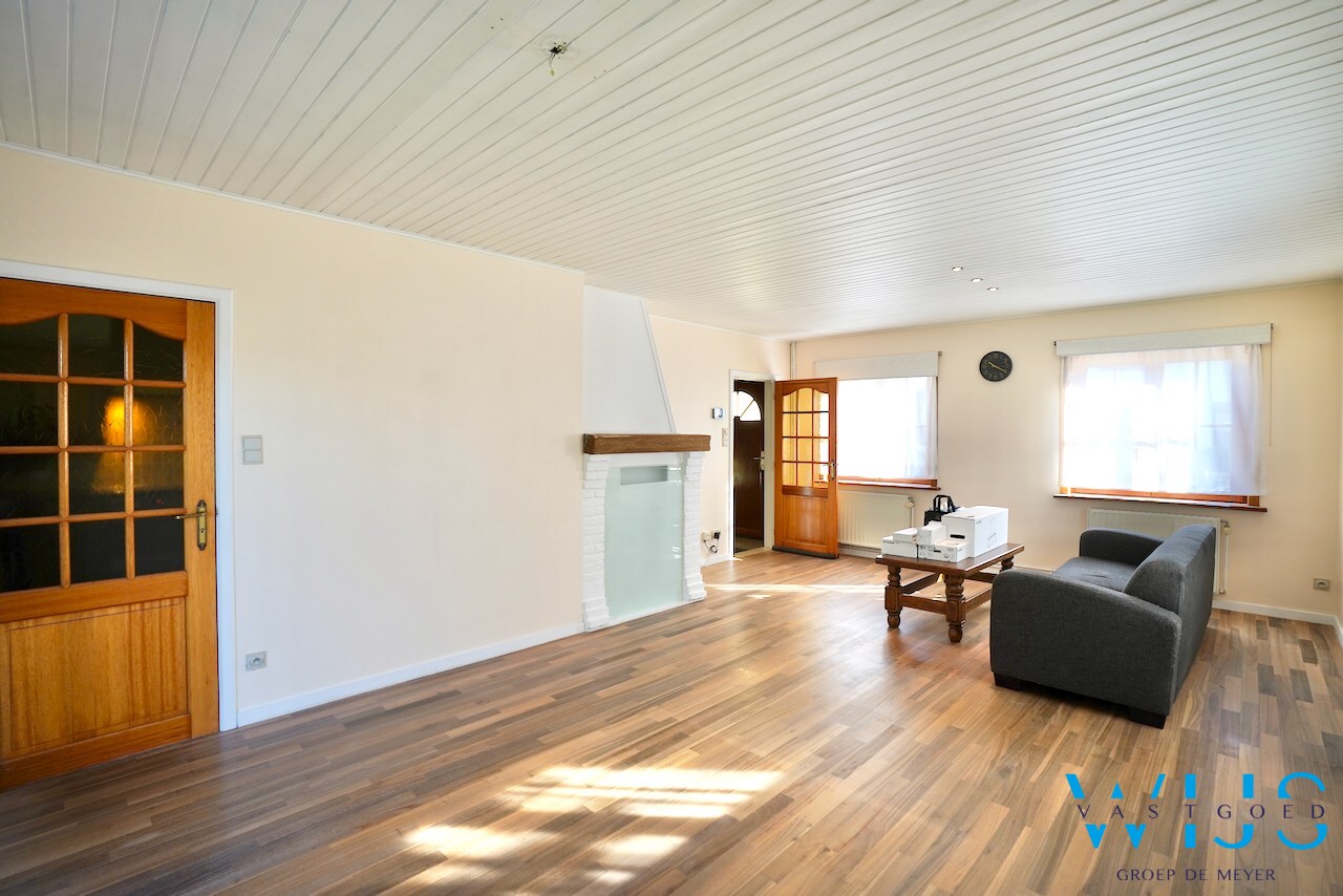 Instapklare gezinswoning met 4 slaapkamers in woonwijk te EVERGEM ! 