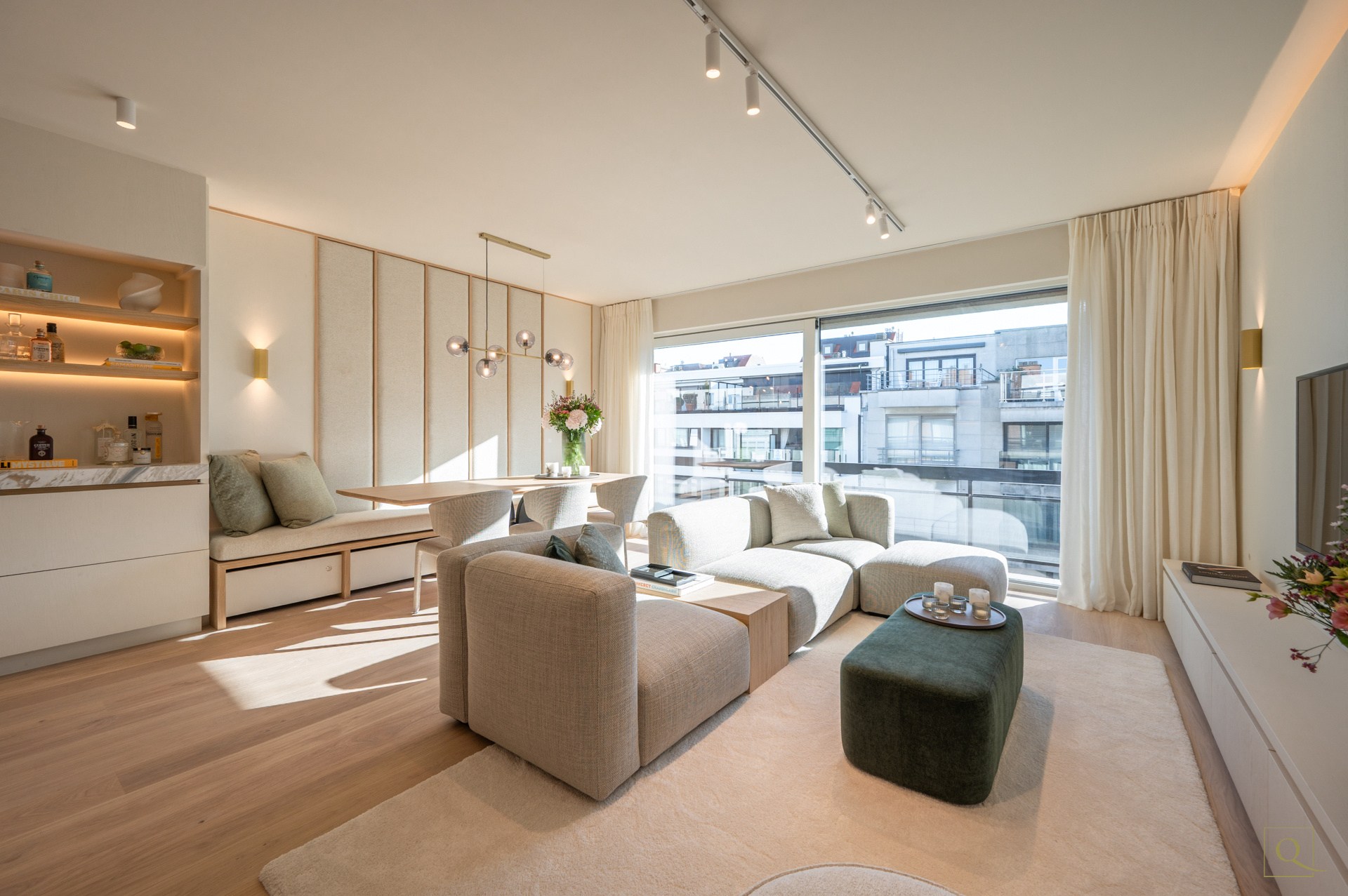 Prachtig gerenoveerd 3-SLPK-appartement nabij de Zeedijk 