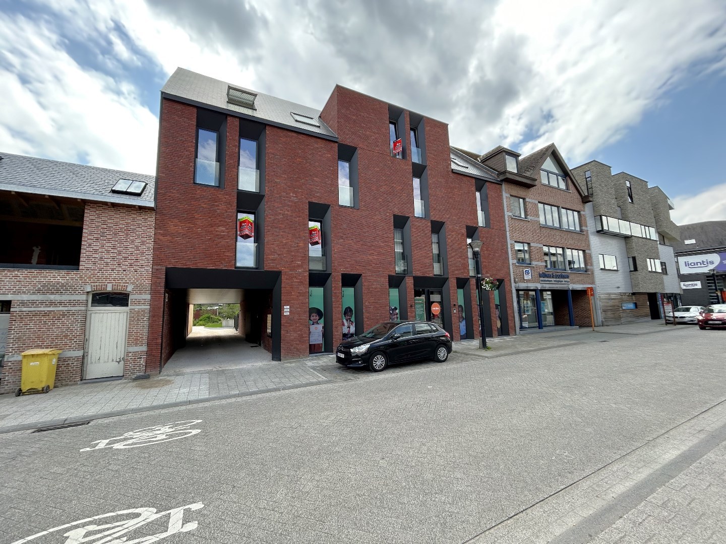 Prachtig dakappartement met 2 slaapkamers, nabij de markt van Geel! 