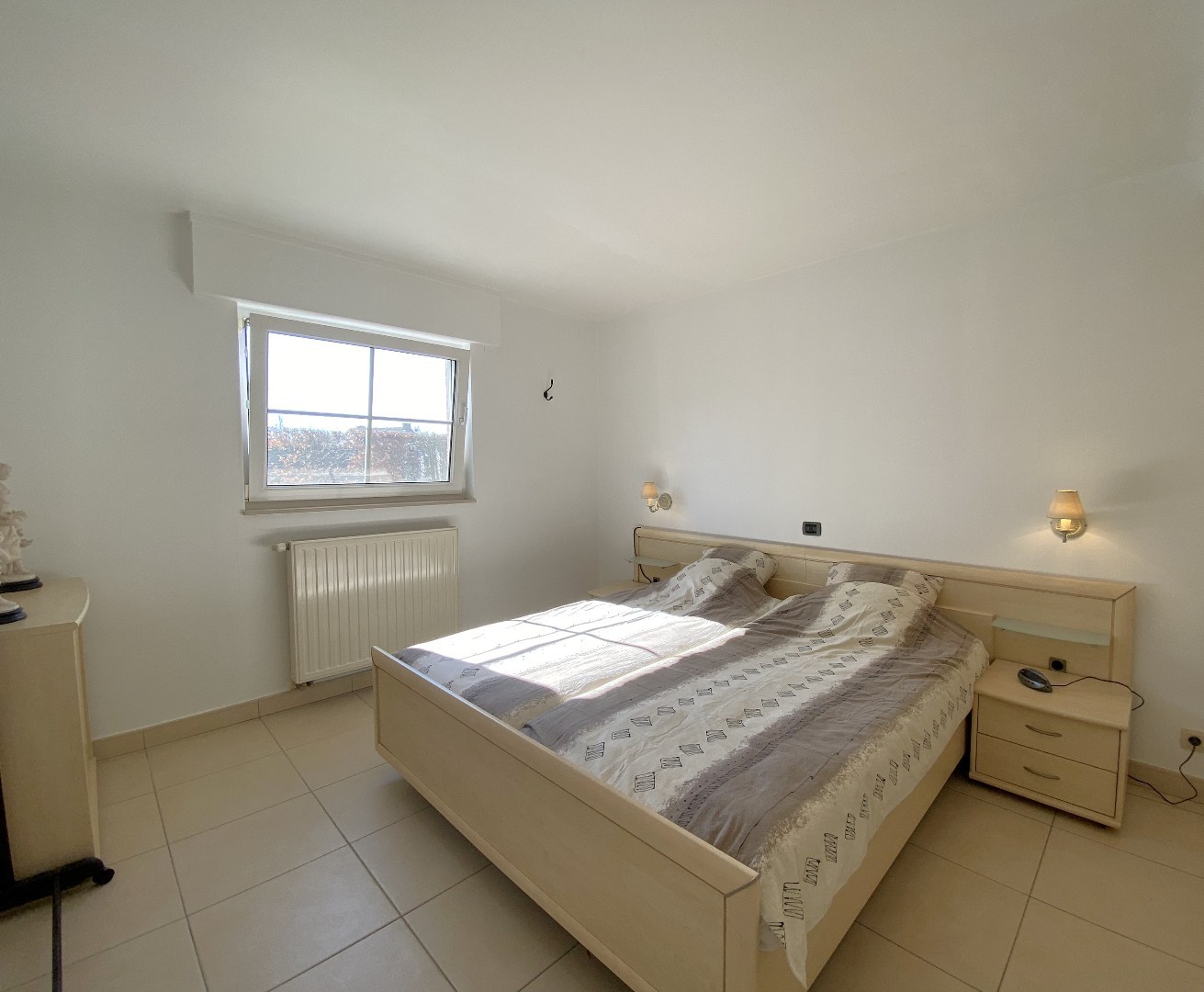 Zeer goed onderhouden ruime villa met tuin op topligging te Sint-Eloois-Vijve! 