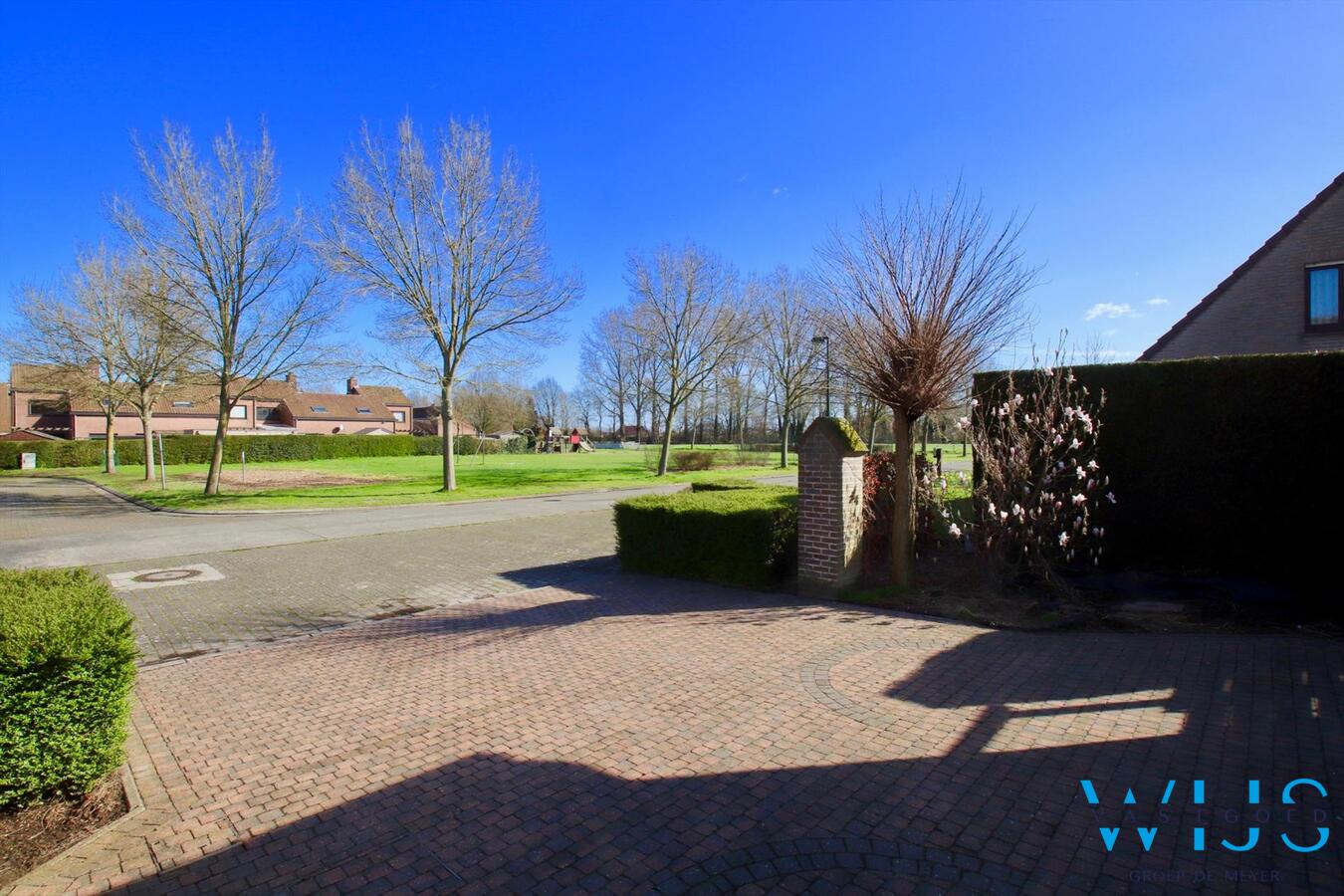 Uitzonderlijk goed gelegen woonhuis op een perceel van 841 vierkante meter in ERTVELDE! 