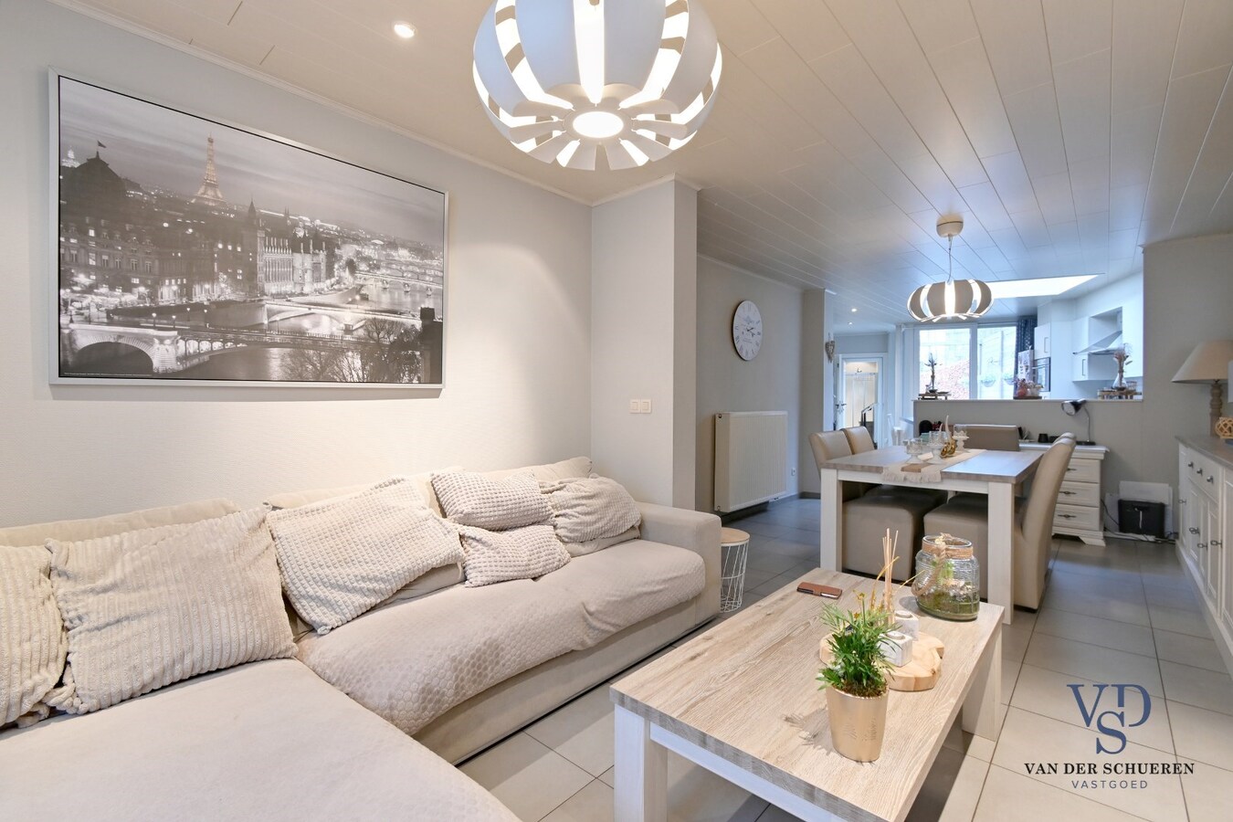 Gezellige woning (met garage achteraan). 