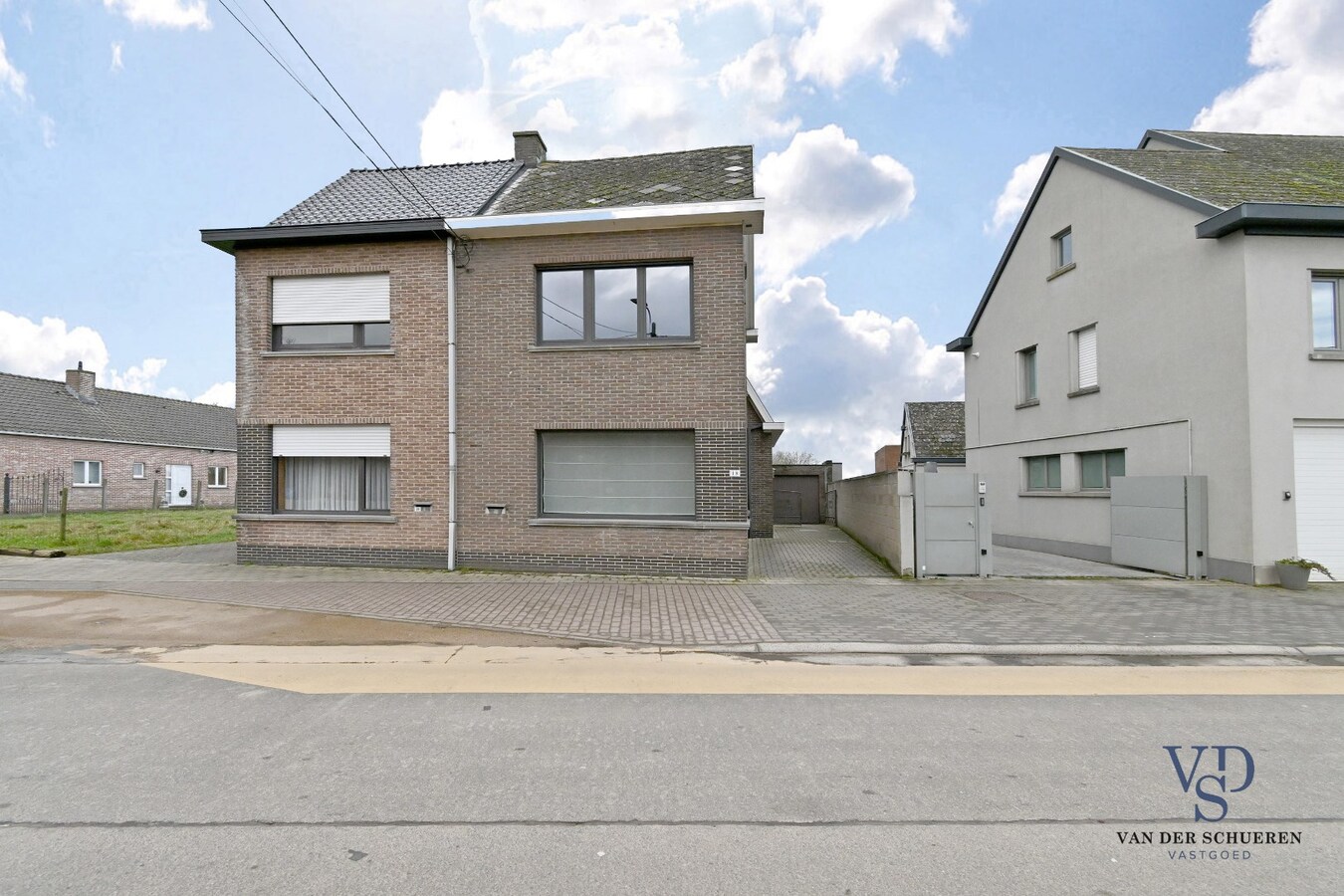 Degelijke Half Open Bebouwing 