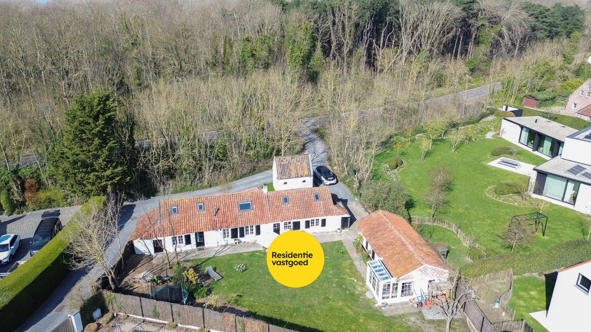 Charmante hoeve op 709m² in bosrijke omgeving aan de kust te koop! 