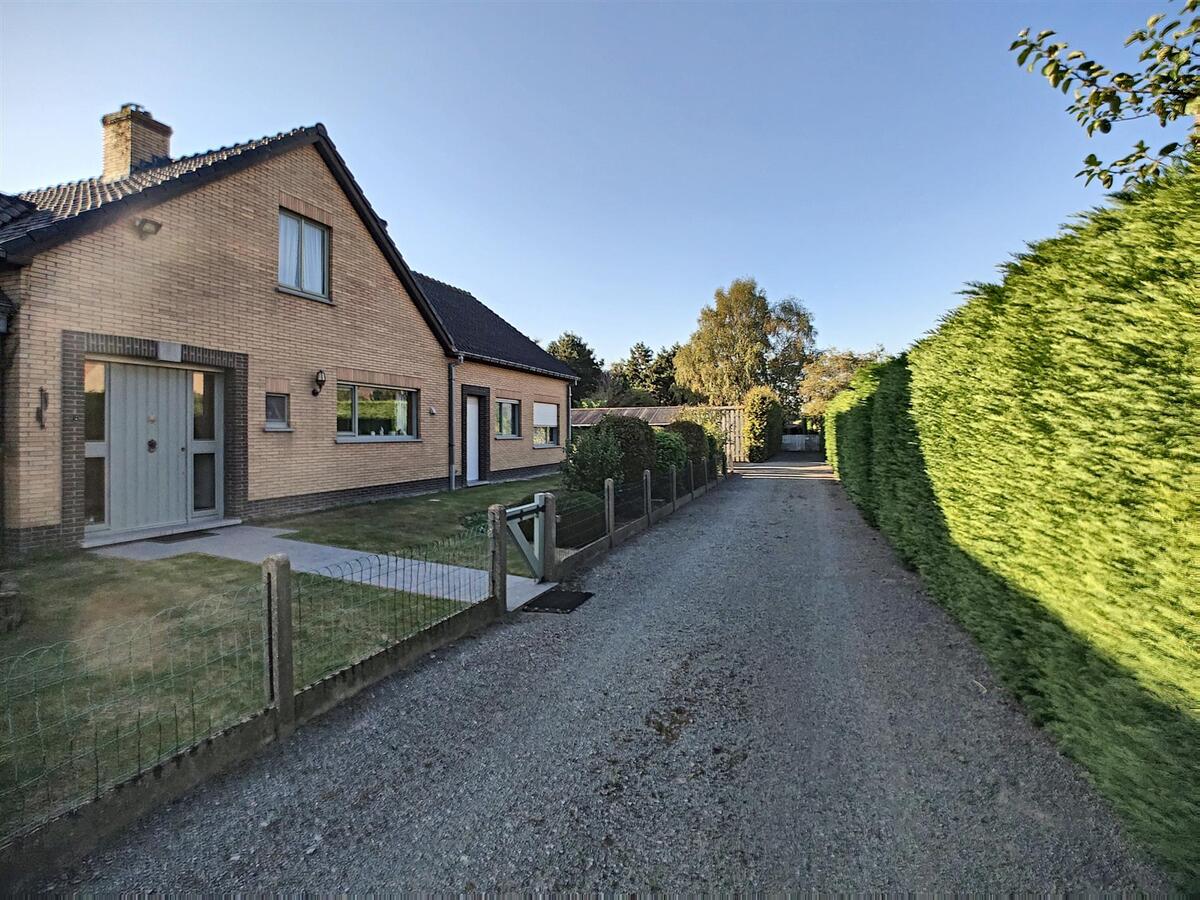 Te renoveren, volumineuze villa op 1342 m² grond - Knokke 