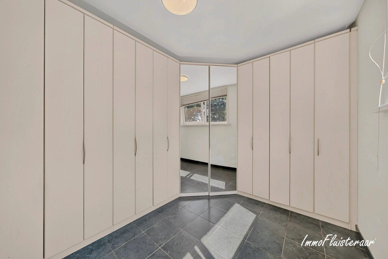 Unieke hippische accommodatie met 5 appartementen/studio’s op ruim 2,5 ha te Amougies (Henegouwen) 