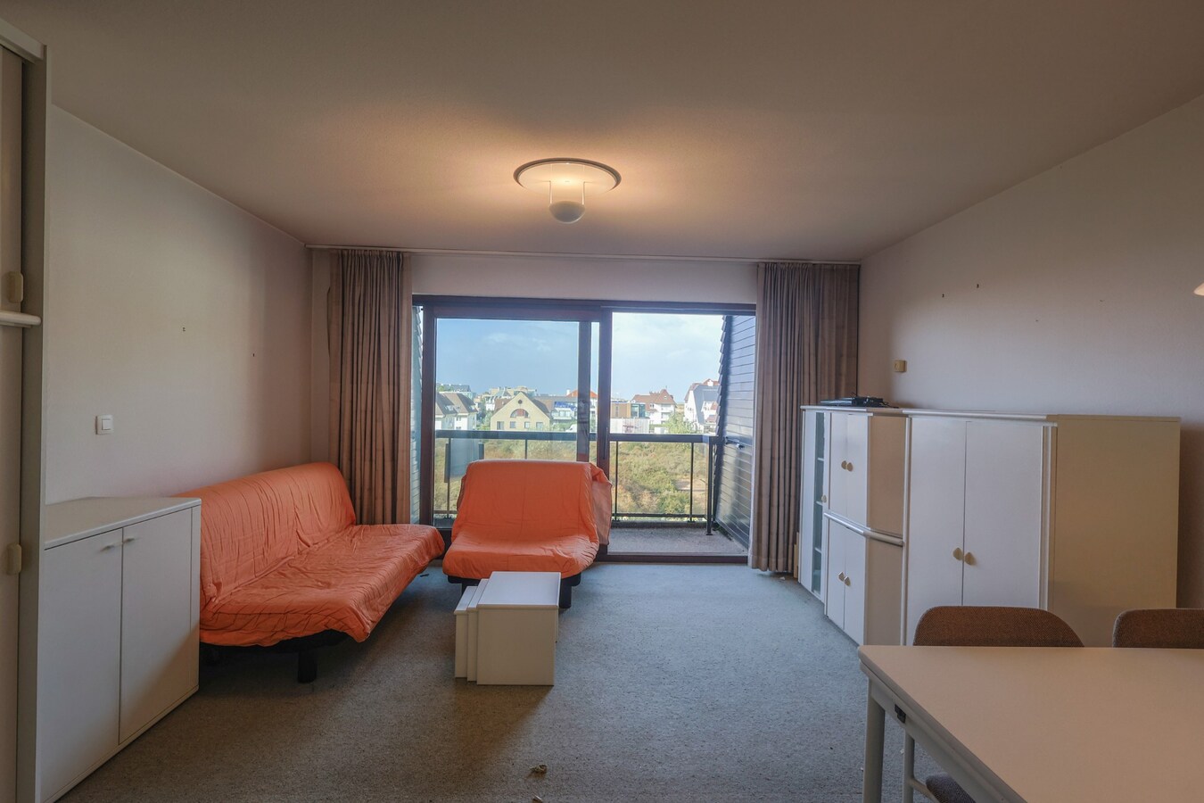 Studio ensoleillé avec vue sur les dunes à distance de marche de la mer à Oostduinkerke 
