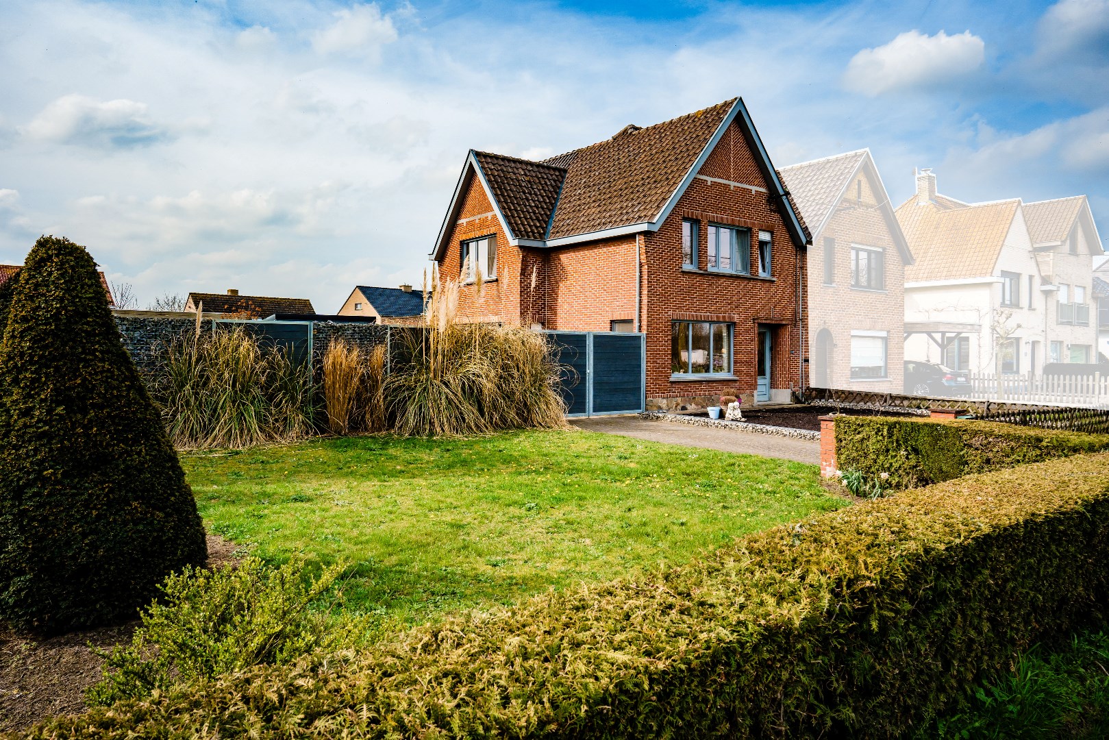 Woning op 501m² met aanpalend lot bouwgrond op 464m² te Maldegem 