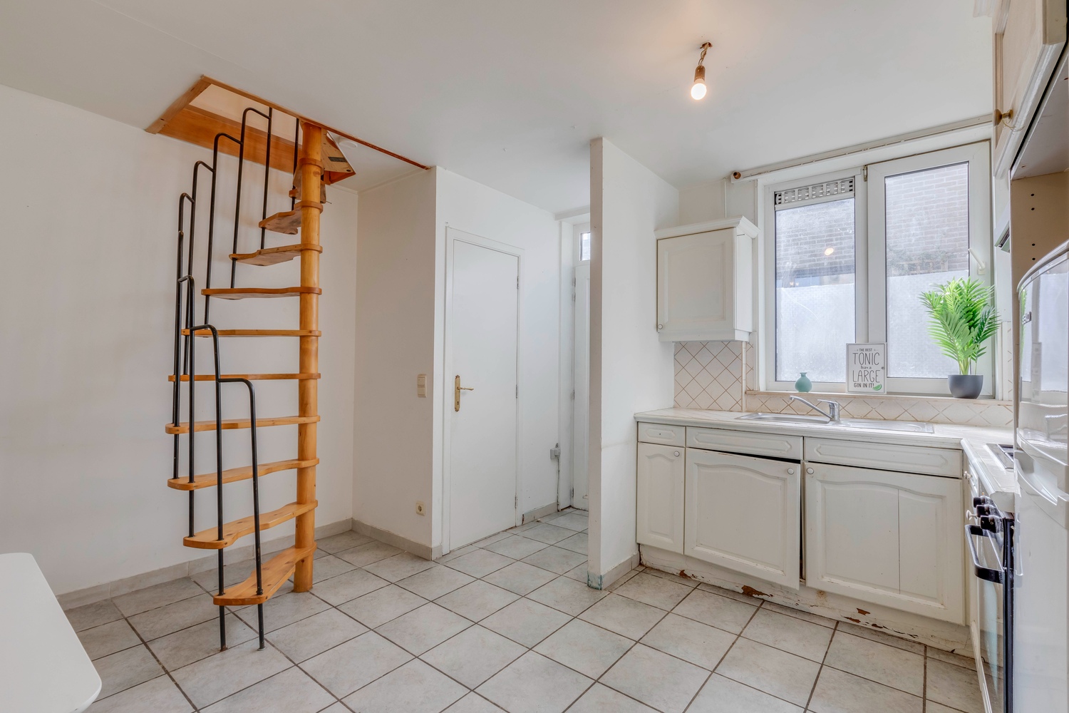 Beluikwoning ideaal voor studerende kinderen en investeerders! 