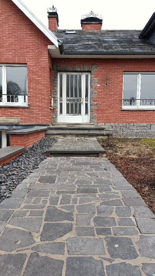 Ruime villa met garage en tuin 