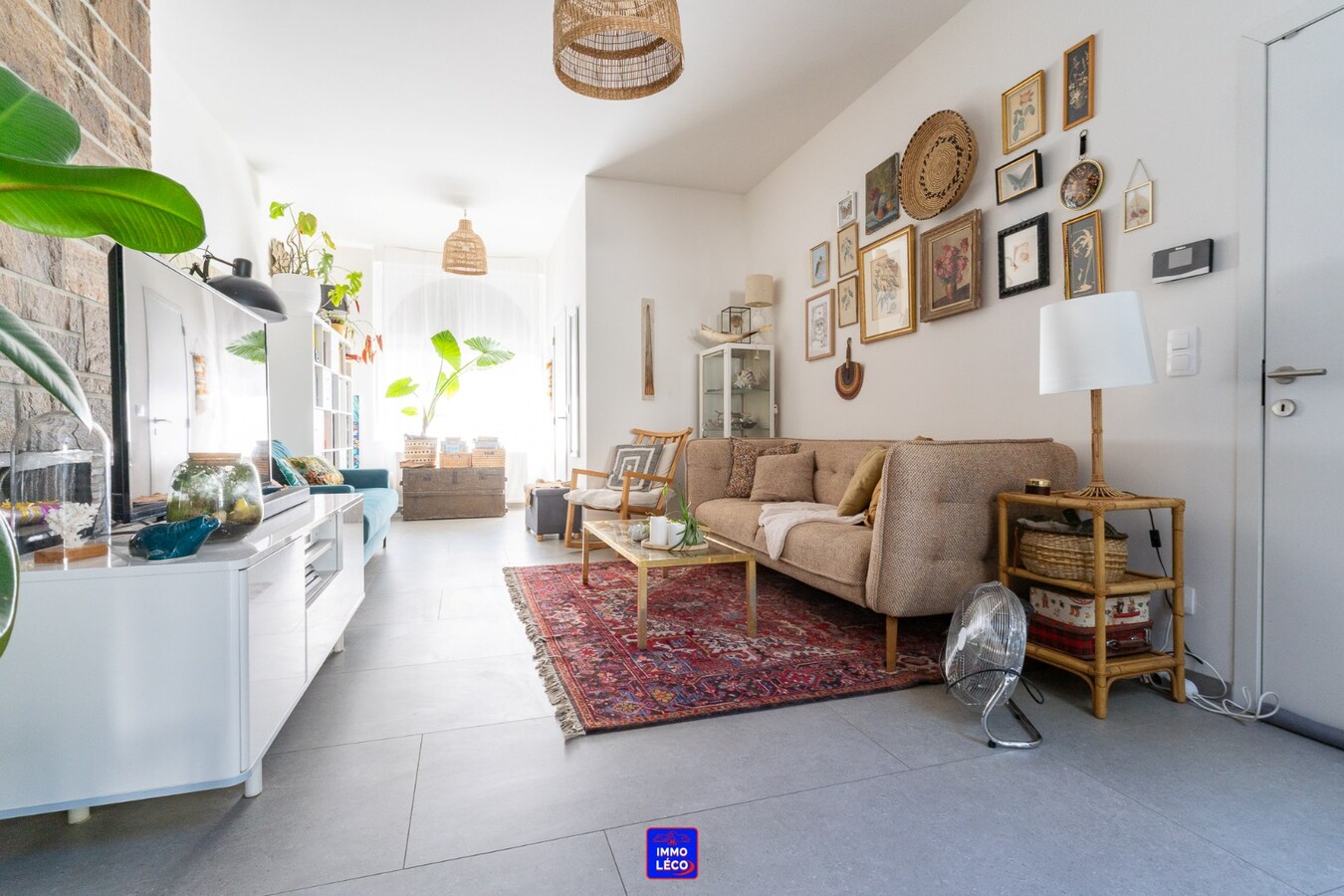 Lumineuse maison rénovée avec jardin et garage, à deux pas du centre-ville ! 