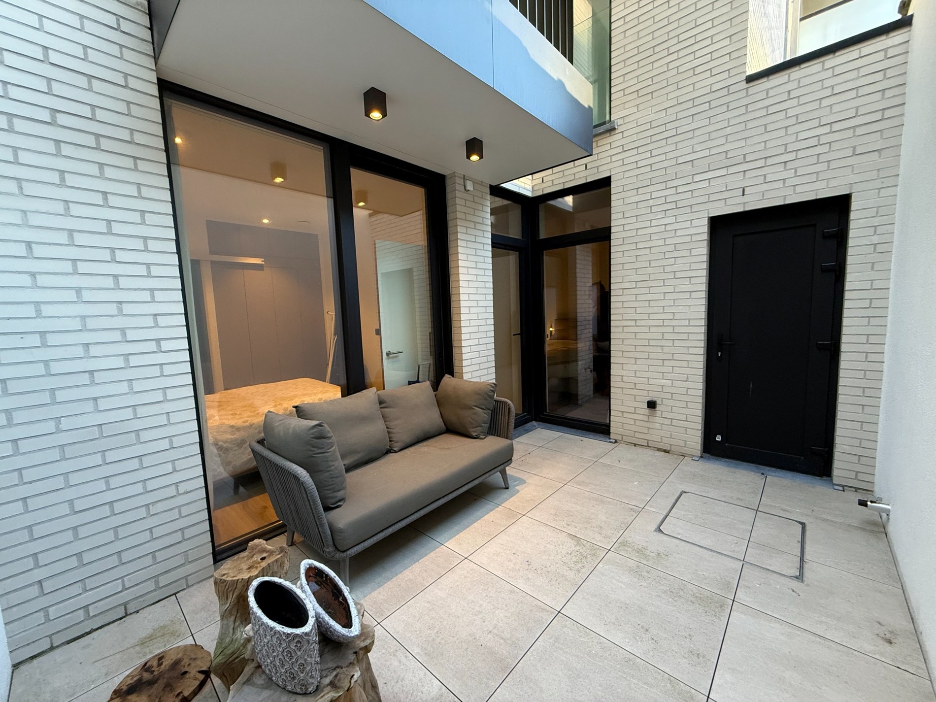 RESIDENTIE WATERVLIET - Gelijkvloers - Energiezuinig nieuwbouwproject met een hoogwaardige afwerkingen gelegen in het centrum van Knokke, nabij de Winkelstraten en op enkele meters van het strand. 