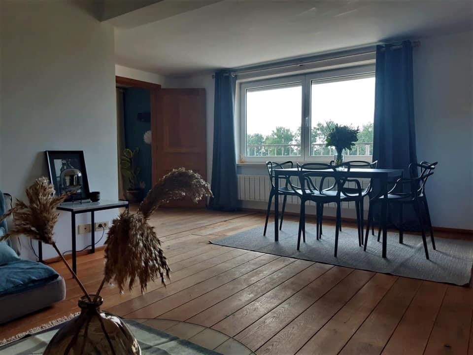 Unieke hippische accommodatie met 5 appartementen/studio’s op ruim 2,5 ha te Amougies (Henegouwen) 