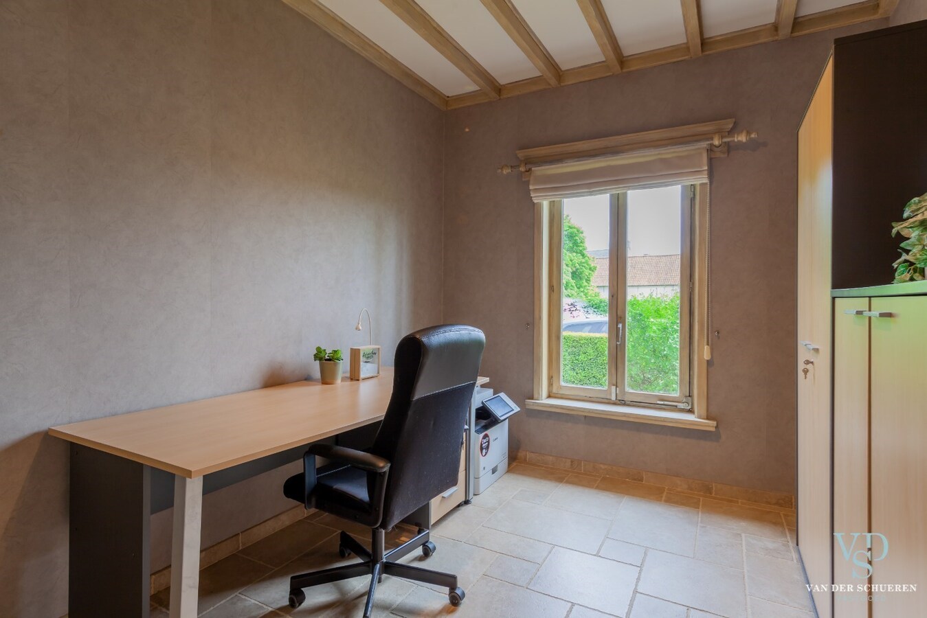 Landelijk wonen  (op gelijkvloers). 