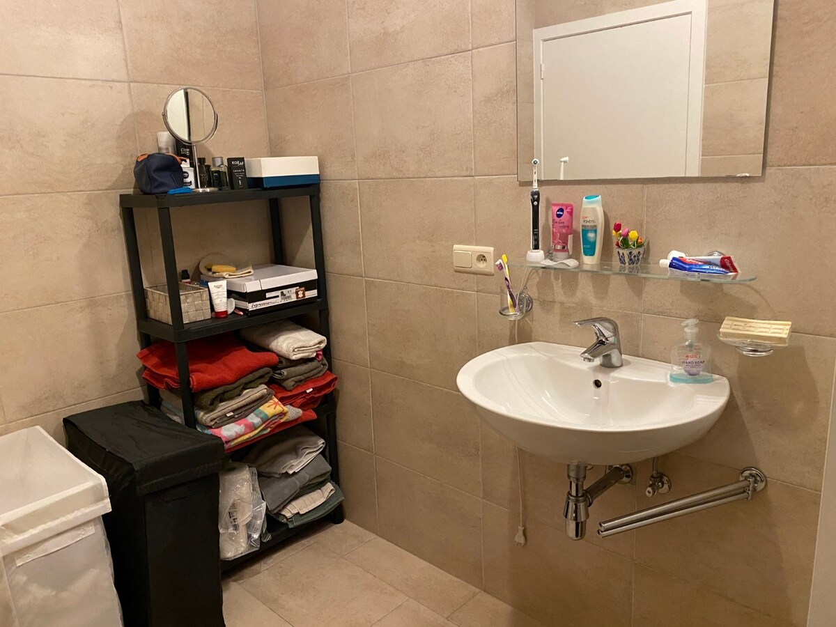 Eigentijds appartement met 2 autostaanplaatsen 