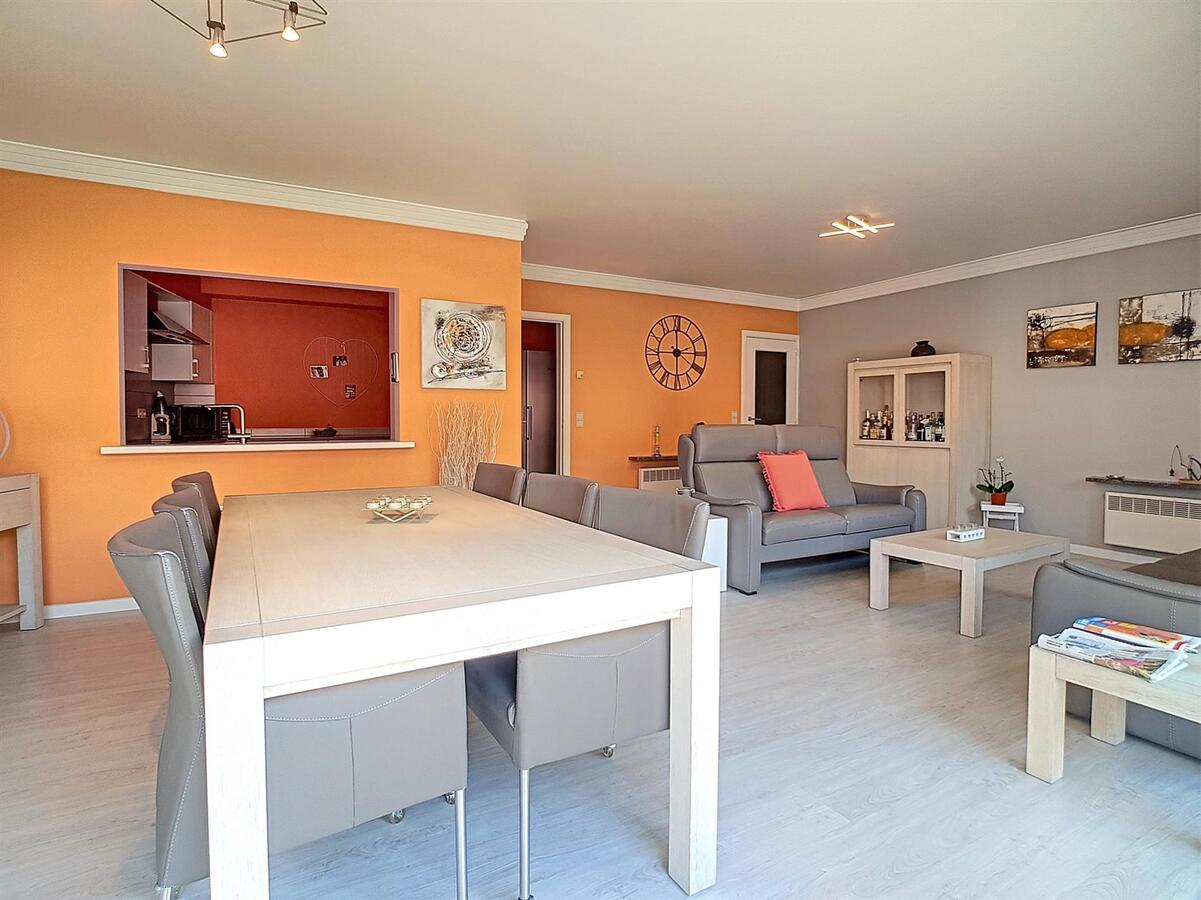 Ruim, zeer aangenaam appartement met drie slaapkamers en zonneterrassen - Heist 