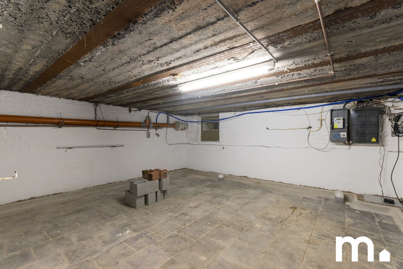 Instapklare woning nabij de Leieboorden in Kortrijk te koop ! 