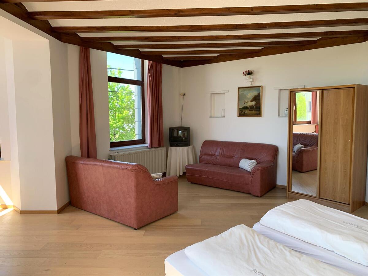 Hotel met 18 slaapkamers op een toplocatie 