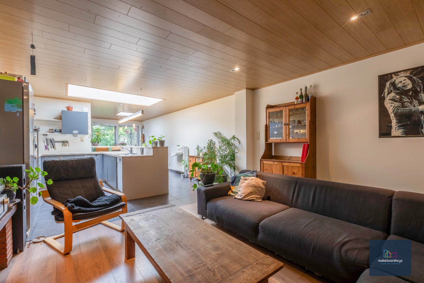 Instapklare woning met aangename tuin en garage 