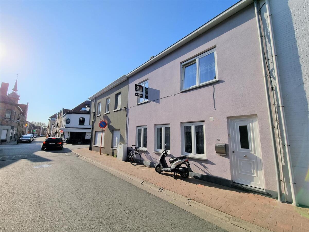 Volledig gerenoveerde, centraal gelegen woning - Heist 