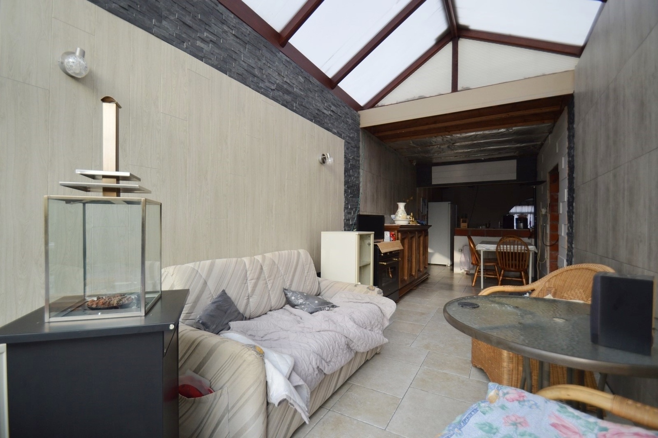 Verder te te renoveren gezinswoning met grote tuin - Lissewege 