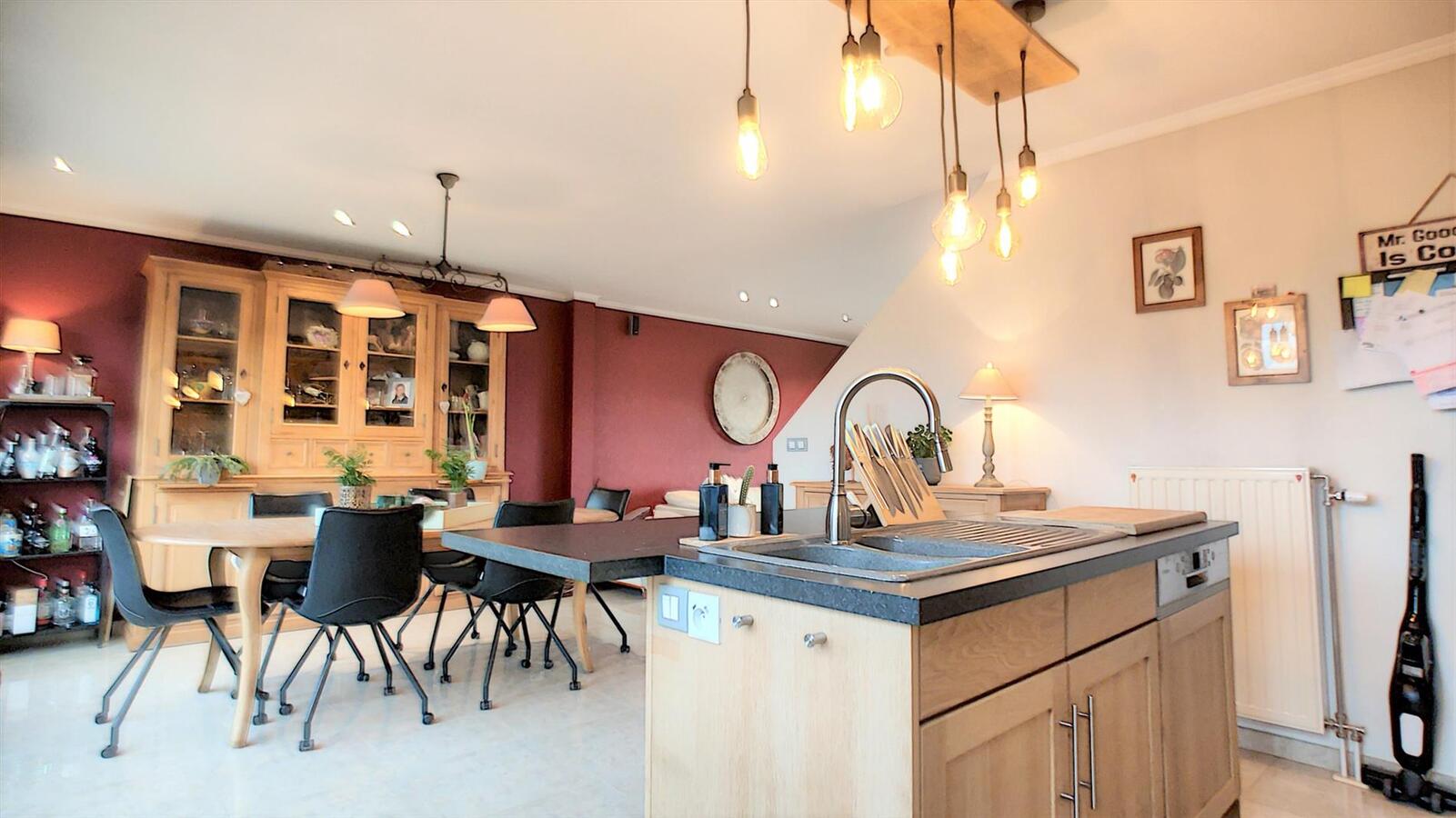 Knappe gezinswoning met vier slaapkamers en tuin - Zeebrugge 