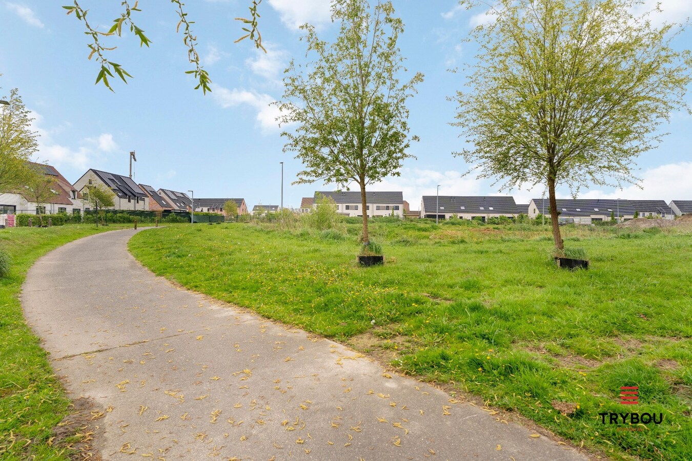 Uitstekend gelegen, halfopen bebouwing met 4 slaapkamers te Ruislede 