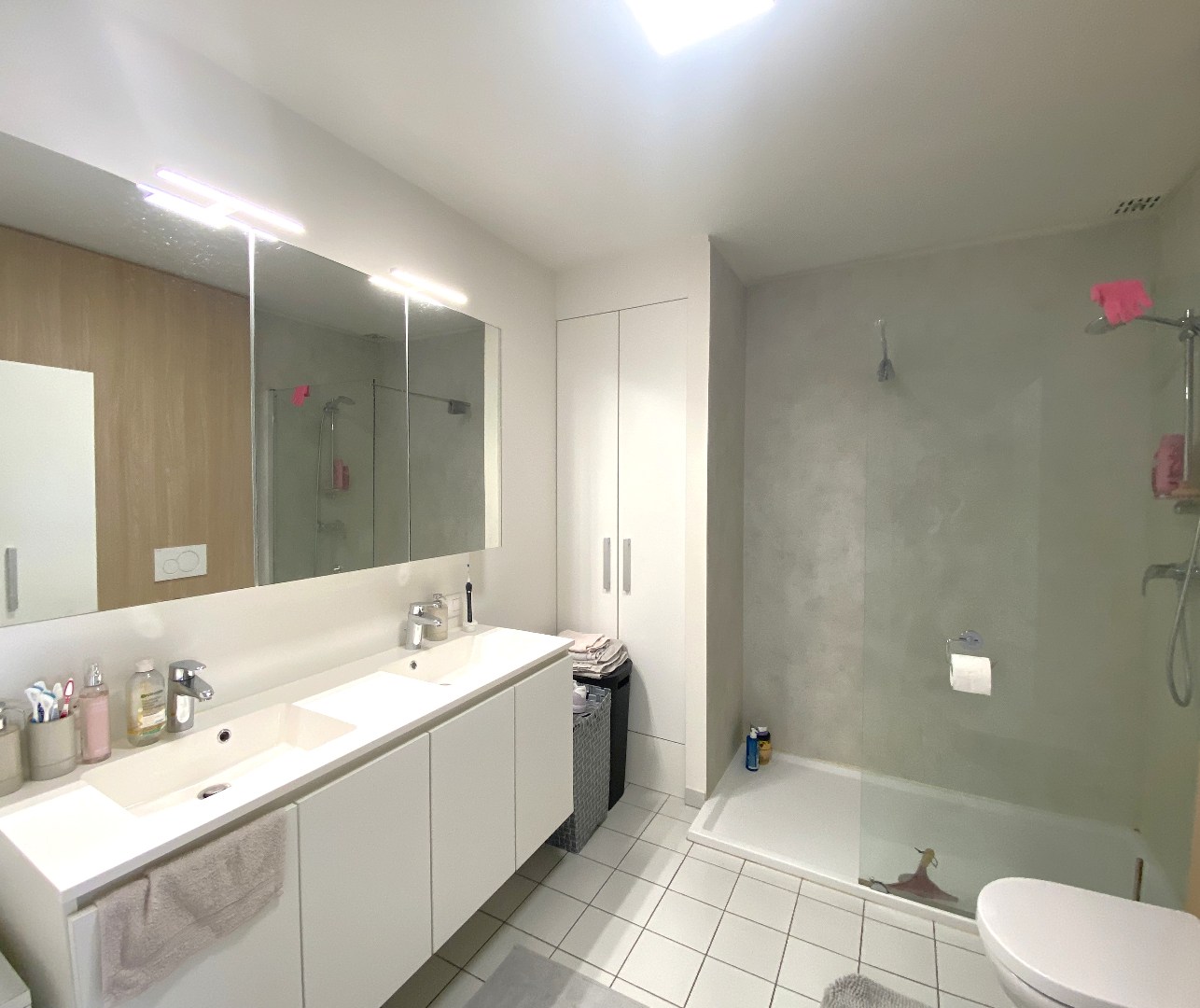 Ruim appartement met 3 slaapkamers, garage en groot terras op centrale ligging! 