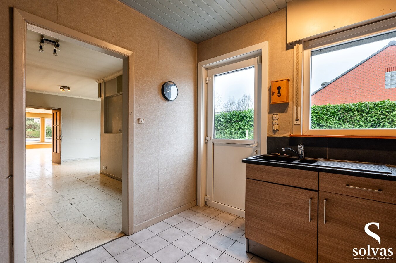 Handelswoning aan de N9 te Lovendegem! 