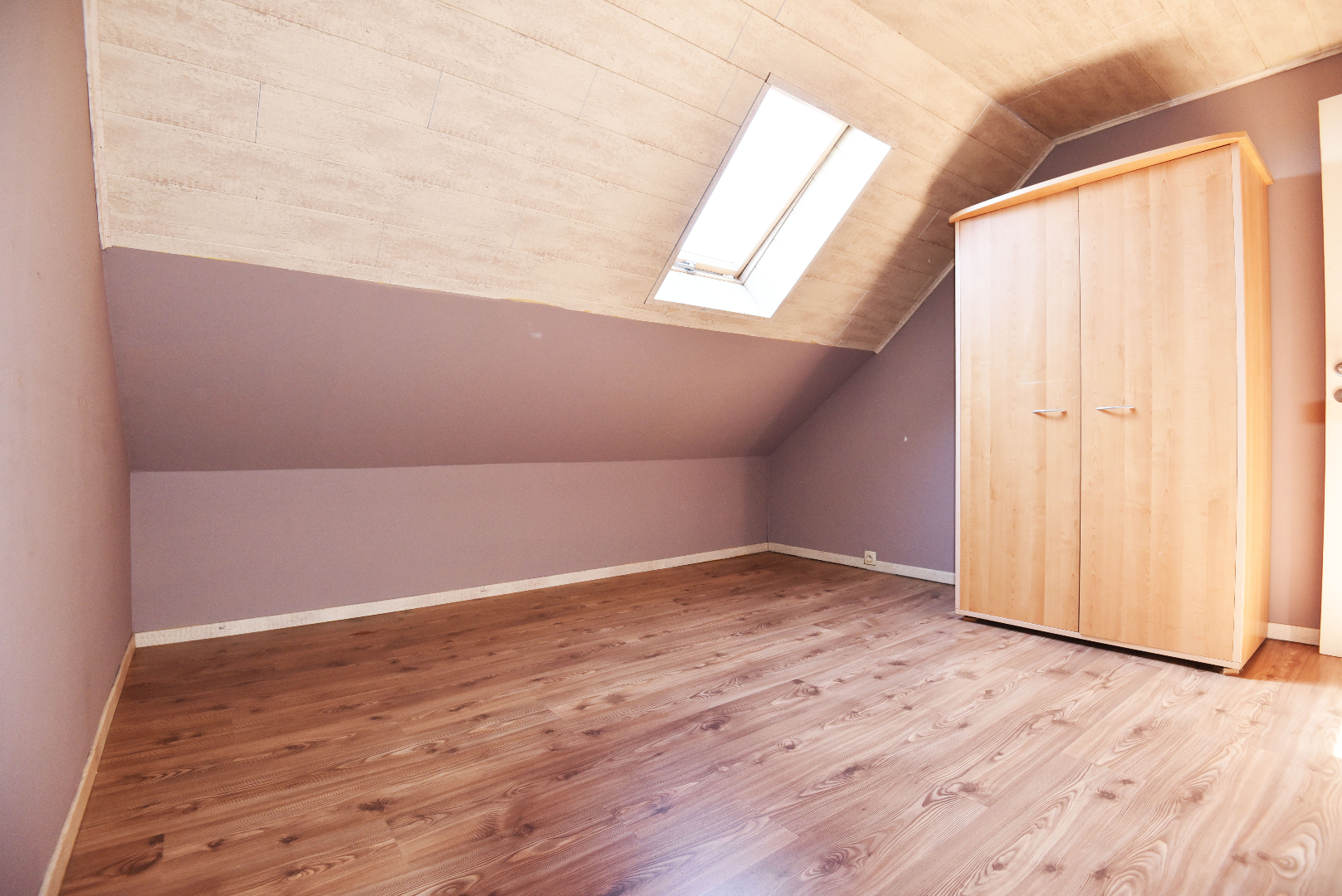 Rijwoning met 4 slpks én garage in centrum Eeklo 